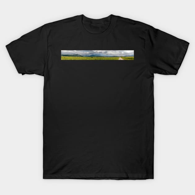 Mountain panorama T-Shirt by naturalis